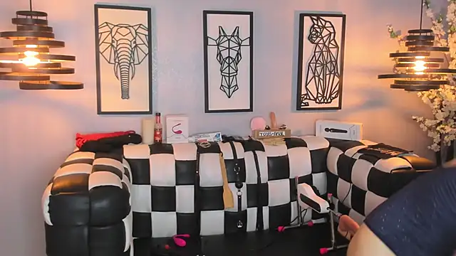 Snapshot of SARAFOXX_ chatting on January 2025 02:35:02 PM SARAFOXX online show from January 2025 02:35:02 PM