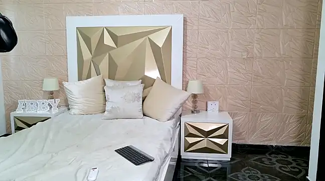 PassionMacoll online show from March 2025 08:00:01 PM