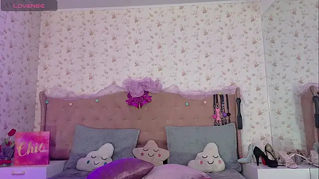 AvrillThomas online show from January 2025 12:47:02 PM