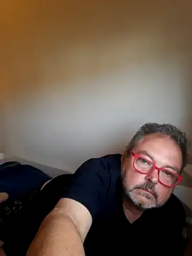 Snapshot of bluangelo chatting on May 2026 12:43:01 PM bluangelo online show from May 2026 12:43:01 PM