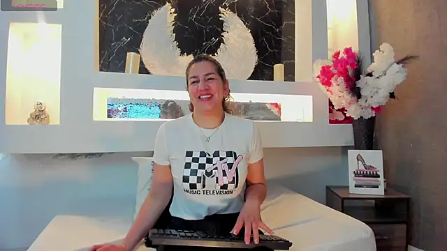 Cinthya mjs online show from October 2025 12:08:02 PM