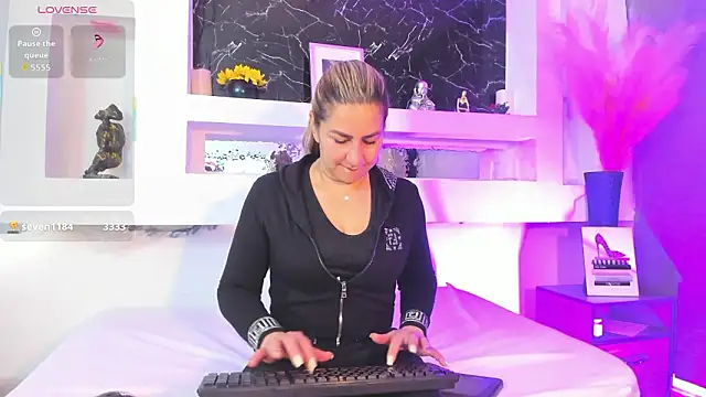 Cinthya mjs online show from February 2026 12:50:01 PM