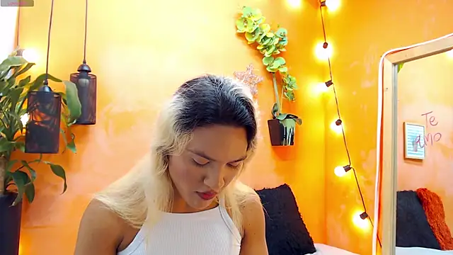 Snapshot of aslyhernandez_7 chatting on December 2024 05:09:01 PM aslyhernandez 7 online show from December 2024 05:09:01 PM