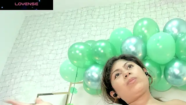 Snapshot of Victoriaa_millers chatting on March 2025 03:12:01 AM Victoriaa millers online show from March 2025 03:12:01 AM