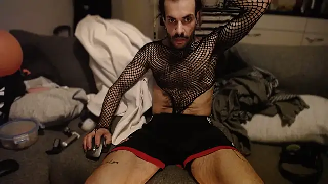 P4RtYBOII92 online show from September 2025 07:17:02 PM