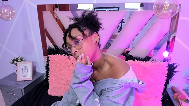 Snapshot of Elith_noa chatting on January 2025 10:42:01 PM Elith noa online show from January 2025 10:42:01 PM