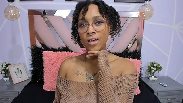 Snapshot of Elith_noa chatting on February 2025 07:49:01 PM Elith noa online show from February 2025 07:49:01 PM