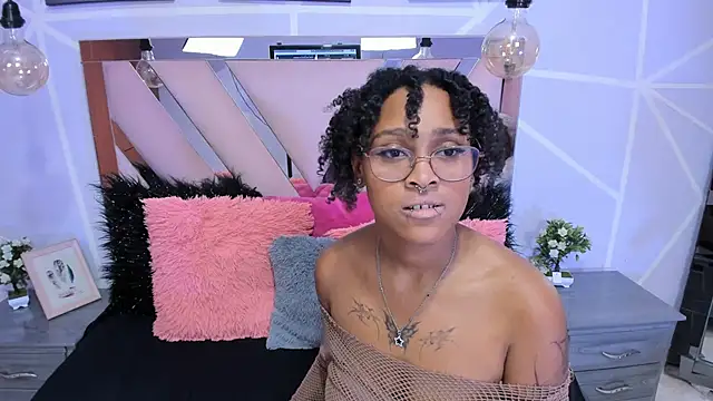 Snapshot of Elith_noa chatting on February 2025 10:52:02 PM Elith noa online show from February 2025 10:52:02 PM