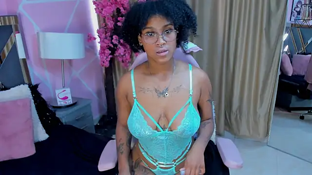 Snapshot of Elith_noa chatting on March 2025 03:38:02 PM Elith noa online show from March 2025 03:38:02 PM