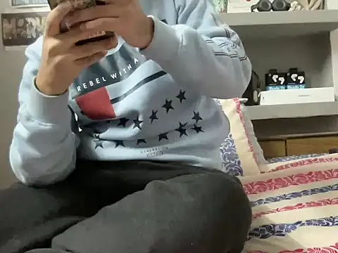 Snapshot of SissyAyush chatting on December 2024 08:09:01 PM SissyAyush online show from December 2024 08:09:01 PM
