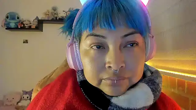 Shaddycute  online show from December 2025 01:08:01 PM