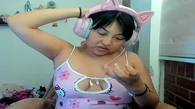 Shaddycute  online show from April 2026 09:15:01 PM