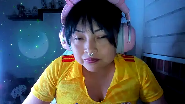 Snapshot of Shaddycute_ chatting on June 2026 04:11:02 AM Shaddycute online show from June 2026 04:11:02 AM