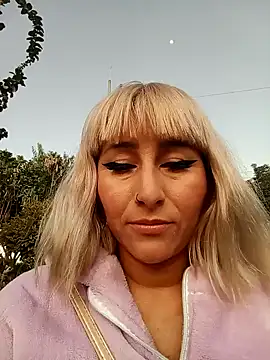 florecita9 online show from December 2024 10:58:01 PM