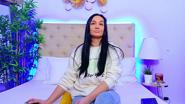 DaliyaArabian online show from December 2024 12:55:02 PM
