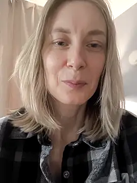 AvelinaLeoni online show from November 2025 07:02:02 AM