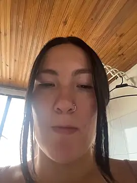 Elle Lee  online show from November 2025 03:46:01 PM