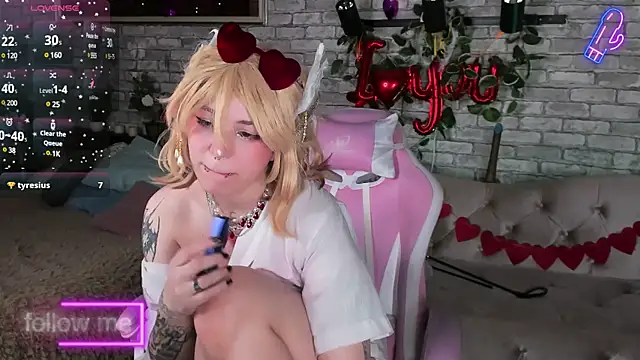 Alex Howell online show from February 2025 02:49:01 AM