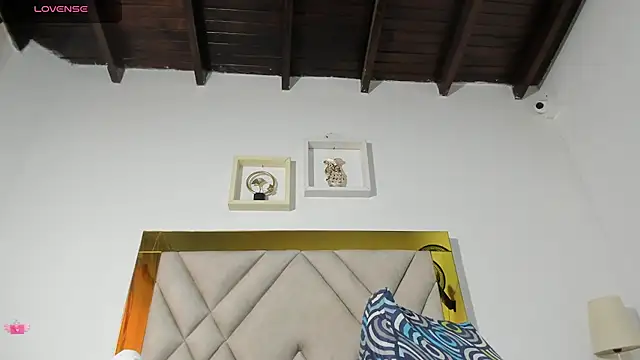 vahiolet fuentes online show from February 2025 07:13:01 PM