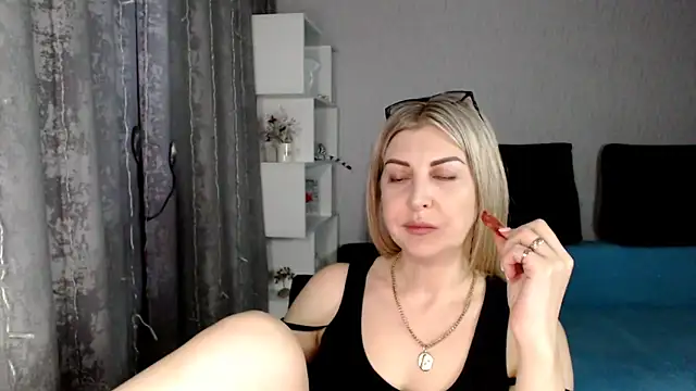 Amelia Harper online show from March 2025 02:44:01 PM