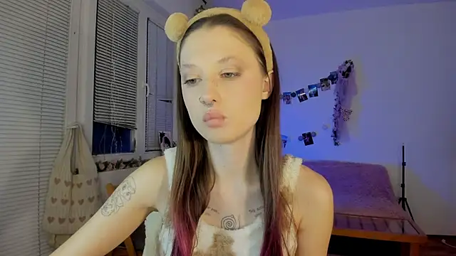 Jenny darling love online show from January 2025 06:52:01 PM