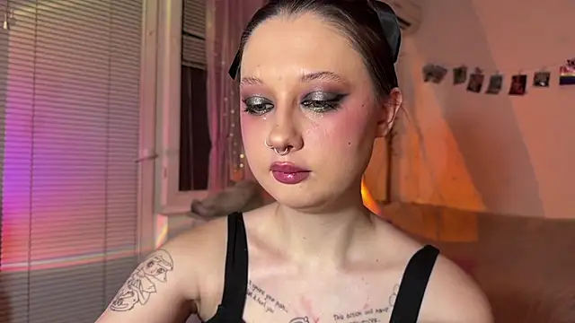 Snapshot of Jenny_darling_love chatting on June 2026 07:04:01 PM Jenny darling love online show from June 2026 07:04:01 PM