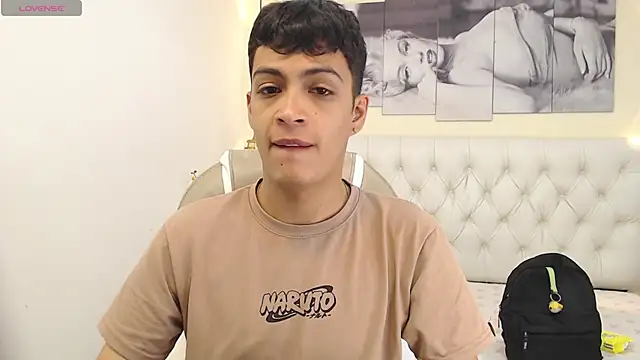 Snapshot of SkinnyBoy_ chatting on January 2025 12:20:01 PM SkinnyBoy online show from January 2025 12:20:01 PM