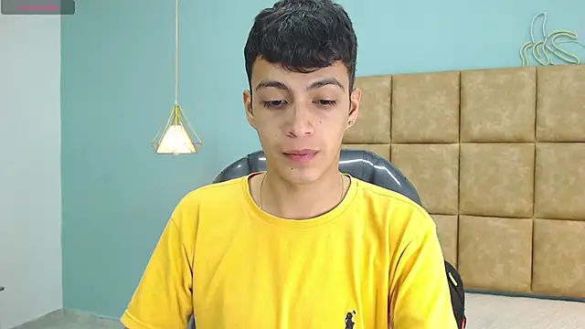 Snapshot of SkinnyBoy_ chatting on January 2025 12:26:02 PM SkinnyBoy online show from January 2025 12:26:02 PM