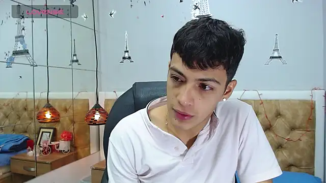 Snapshot of SkinnyBoy_ chatting on January 2025 12:29:01 PM SkinnyBoy online show from January 2025 12:29:01 PM
