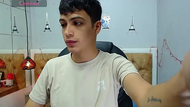 Snapshot of SkinnyBoy_ chatting on January 2025 12:35:01 PM SkinnyBoy online show from January 2025 12:35:01 PM