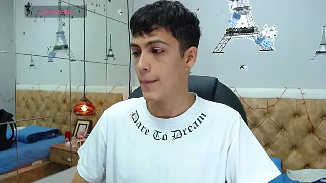 Snapshot of SkinnyBoy_ chatting on January 2025 12:35:01 PM SkinnyBoy online show from January 2025 12:35:01 PM