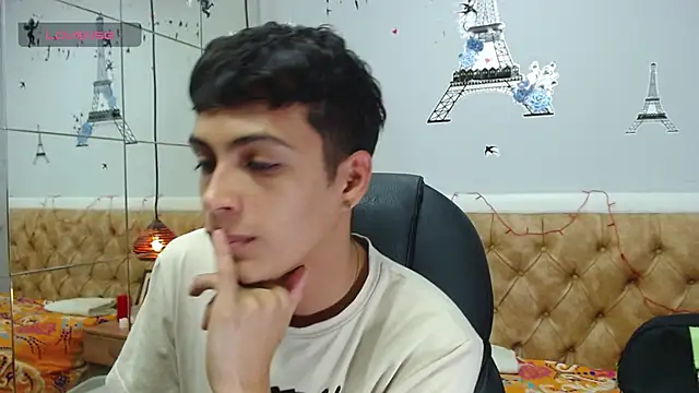 Snapshot of SkinnyBoy_ chatting on January 2025 06:43:01 PM SkinnyBoy online show from January 2025 06:43:01 PM
