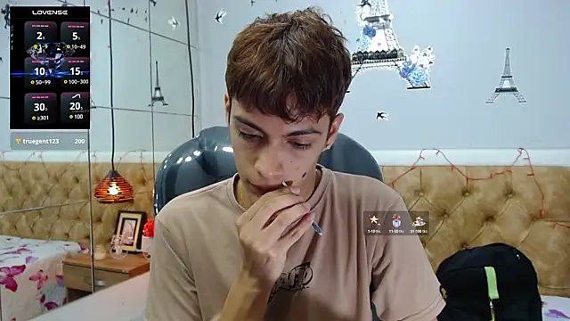 Snapshot of SkinnyBoy_ chatting on February 2025 03:29:01 PM SkinnyBoy online show from February 2025 03:29:01 PM