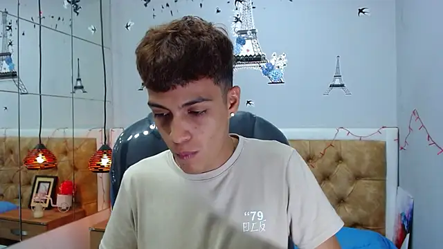 Snapshot of SkinnyBoy_ chatting on March 2025 01:25:02 PM SkinnyBoy online show from March 2025 01:25:02 PM