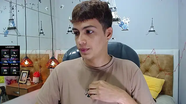 Snapshot of SkinnyBoy_ chatting on March 2025 12:01:02 PM SkinnyBoy online show from March 2025 12:01:02 PM