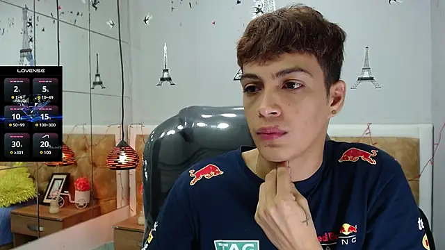 Snapshot of SkinnyBoy_ chatting on March 2025 12:14:02 PM SkinnyBoy online show from March 2025 12:14:02 PM
