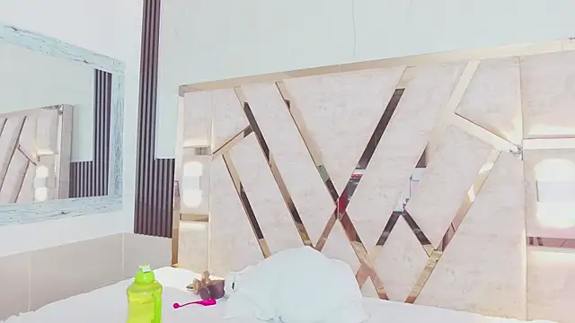 molly sweetee online show from October 2025 01:52:02 AM