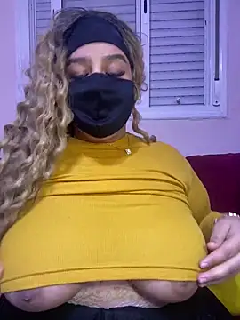 Snapshot of mari_layali chatting on December 2024 06:00:02 AM mari layali online show from December 2024 06:00:02 AM