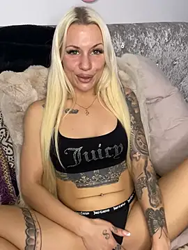 Snapshot of JuicyJanexo chatting on January 2025 02:08:02 PM JuicyJanexo online show from January 2025 02:08:02 PM