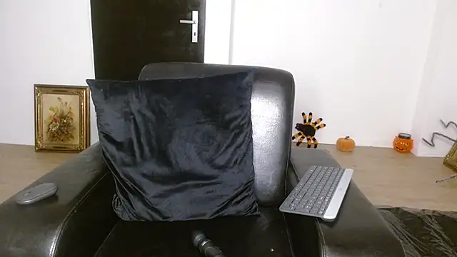 Snapshot of JuicyJanexo chatting on October 2025 04:22:02 AM JuicyJanexo online show from October 2025 04:22:02 AM