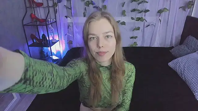 Tina Tayllor online show from September 2025 07:06:02 PM