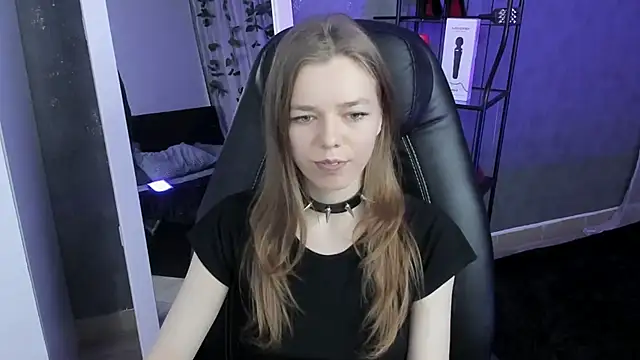 Tina Tayllor online show from November 2025 07:46:02 PM