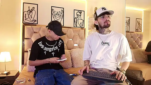 Snapshot of Brutal_Sex_Fucking chatting on November 2025 09:20:02 PM Brutal Sex Fucking online show from November 2025 09:20:02 PM