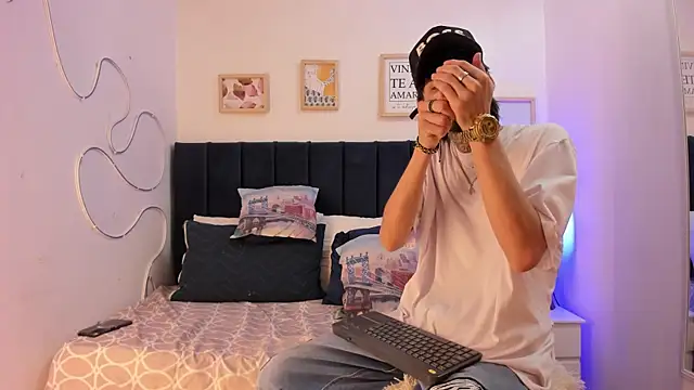 Snapshot of Brutal_Sex_Fucking chatting on November 2025 09:31:01 PM Brutal Sex Fucking online show from November 2025 09:31:01 PM