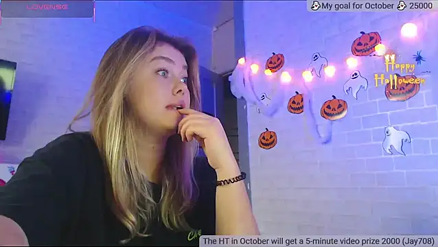 SuchCute online show from October 2025 02:15:01 AM