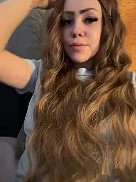 Snapshot of Highschoolpussy chatting on January 2025 02:10:01 PM Highschoolpussy online show from January 2025 02:10:01 PM