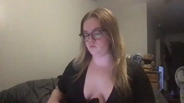 honeyyy24 online show from October 2025 06:27:02 PM