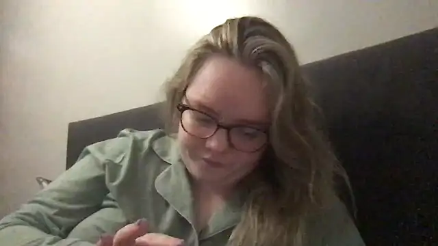 honeyyy24 online show from February 2026 11:25:01 PM