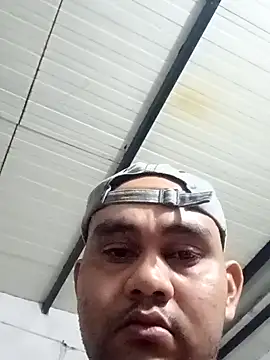 Snapshot of travieso2893 chatting on October 2025 03:25:03 AM travieso2893 online show from October 2025 03:25:03 AM