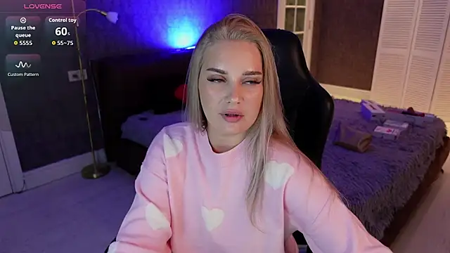 Snapshot of KittiLiza chatting on October 2025 09:22:01 PM KittiLiza online show from October 2025 09:22:01 PM